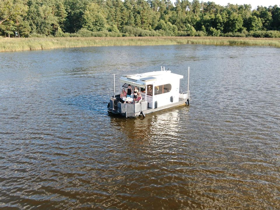 Vermiete führerscheinfreies Hausboot Freie Termine  unten in Lindow