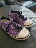 Crocs Sneaker Schuhe Gr. 36  J5 etwas glitzer Niedersachsen - Liebenburg Vorschau