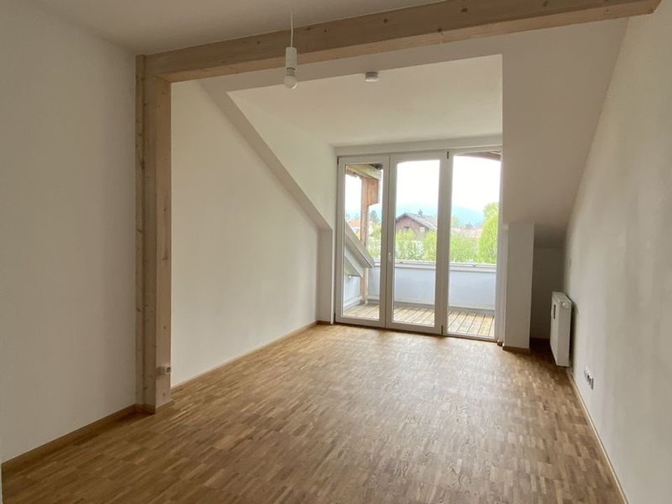 Exkl. Wohnung mit Bergblick und 2 Süd Loggien (EBK, 4,5 Zimmer, TG) in Rosenheim