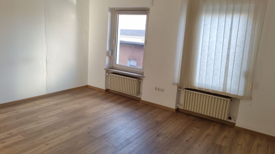 4-Zimmer-Wohnung  ca. 100 qm in Bahnhofsnähe zu vermieten, 2. OG in Werdohl