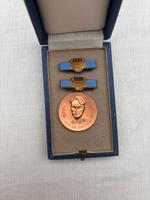 Medaille FDJ, DDR, Artur Becker, Bronze, zweiteilig Brandenburg - Strausberg Vorschau