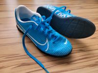 Hallen Fußball Schuhe Nike Größe 35,5 Hessen - Fronhausen Vorschau