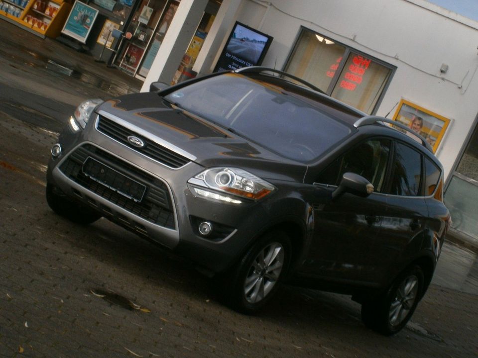 Ford Kuga Titanium4x4 TÜV NEU A-H-K PDC S-HEFT P-DACH in Demmin