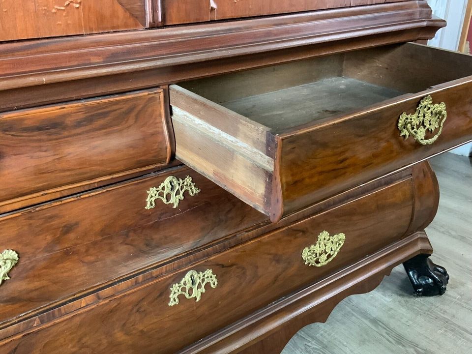 BAROCKKABINETT SCHRANK BAROCKSCHRANK 18/19 TES JHDT NUSSBAUM FURNIER - Versand möglich 99 Euro - Wir sind für Sie da lokal in 86830 Schwabmünchen oder online ARTHOME24 in Schwabmünchen