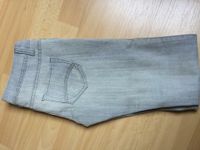 Tally Weijl Jeans grau S 36 Nordrhein-Westfalen - Bergkamen Vorschau