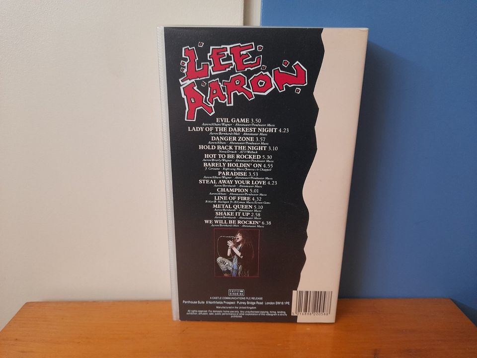 Lee Aaron VHS Videokassette "Danger Zone" in Ispringen