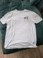 Tommy Hilfiger Badge Tee Shirt Gr.L Herren weiß Sommer Hamburg-Nord - Hamburg Hohenfelde Vorschau