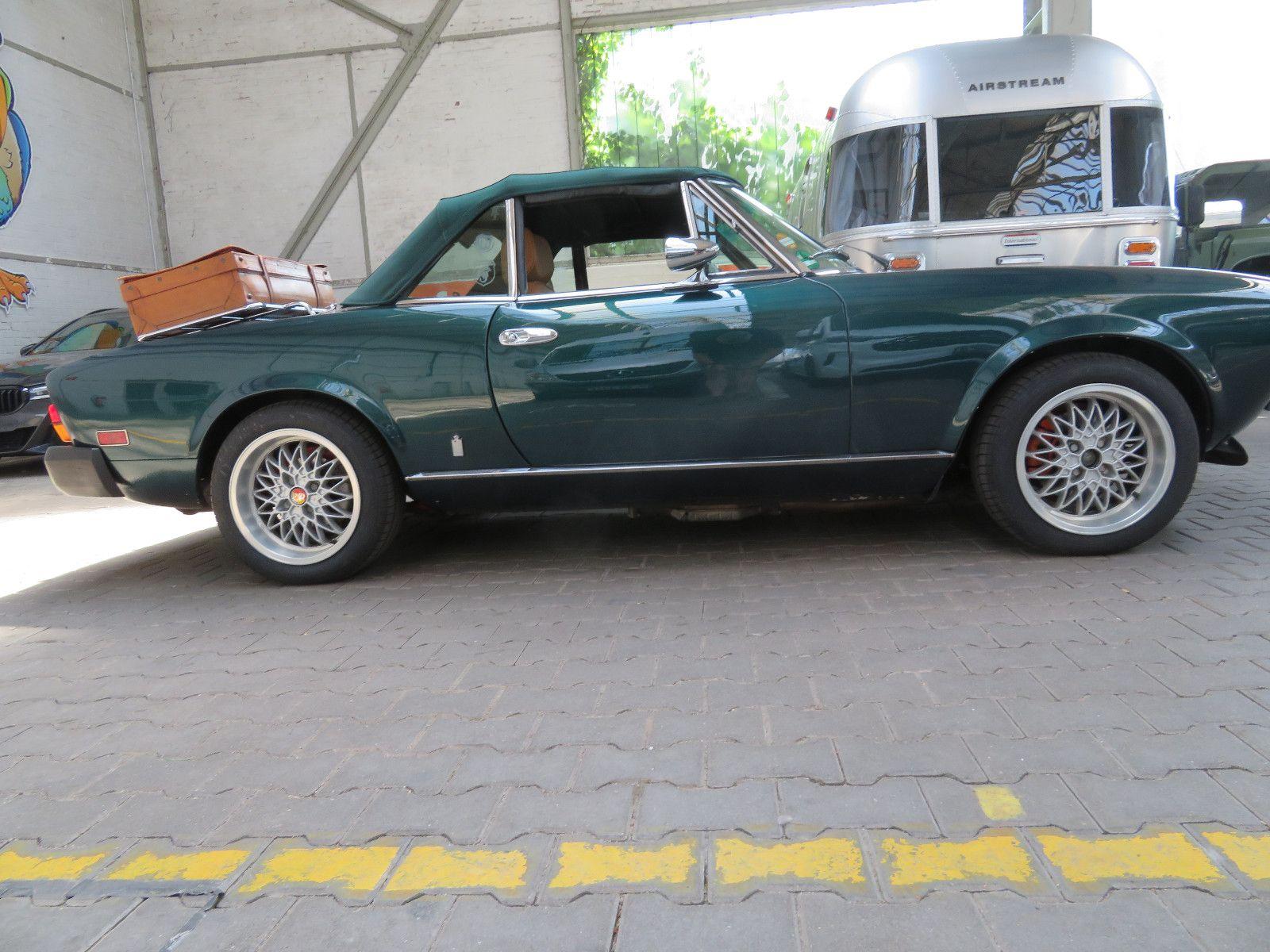 Abbildung des Autos Fiat 124 Spider
