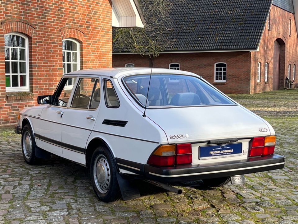 Saab 900 5-Gang, Schiebedach, nur 102.000 Km in Henstedt-Ulzburg