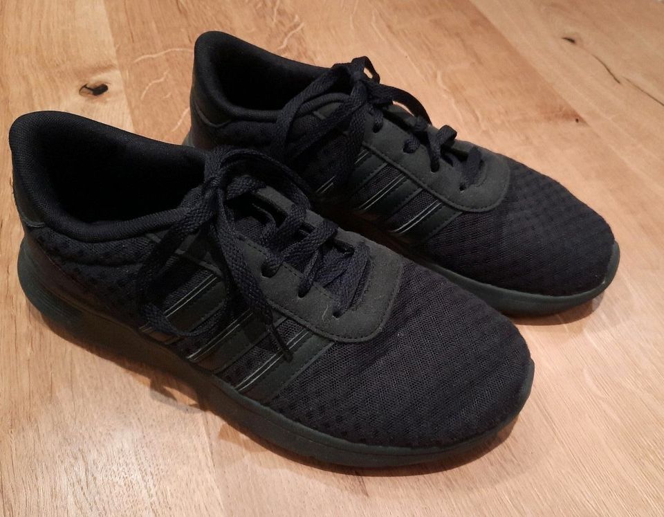 Adidas Sport Schuhe Sneaker Gr. 40 bzw 40.5schwarz inkl. Versand in Bielefeld