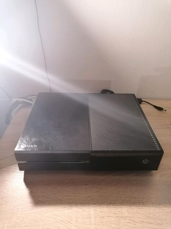 Xbox One 350GB in Kolbermoor