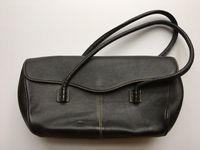 Elegante schwarze Ledertasche / Handtasche / Tasche Niedersachsen - Nienstädt Vorschau