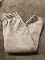 Oversized Nike Jogginghose Niedersachsen - Seelze Vorschau