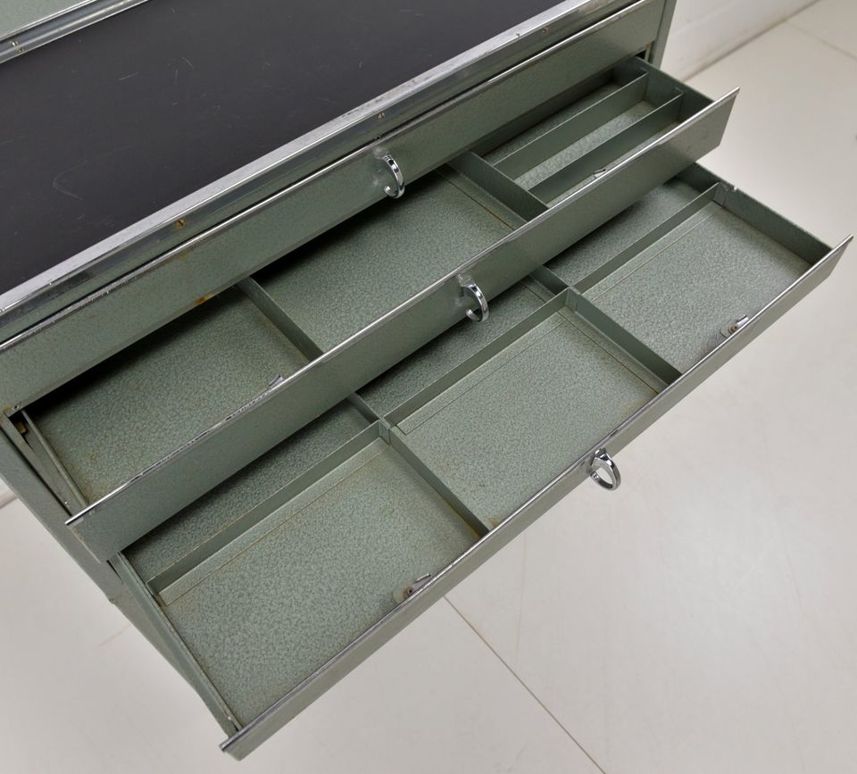 Tragbarer Bundeswehr Arztschrank 2-teilig Metallschrank Zahnarztschrank um 1970 i-1230 in Lüdinghausen