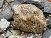 Quellstein Granit Findling Brunnen Bayern - Burkardroth Vorschau