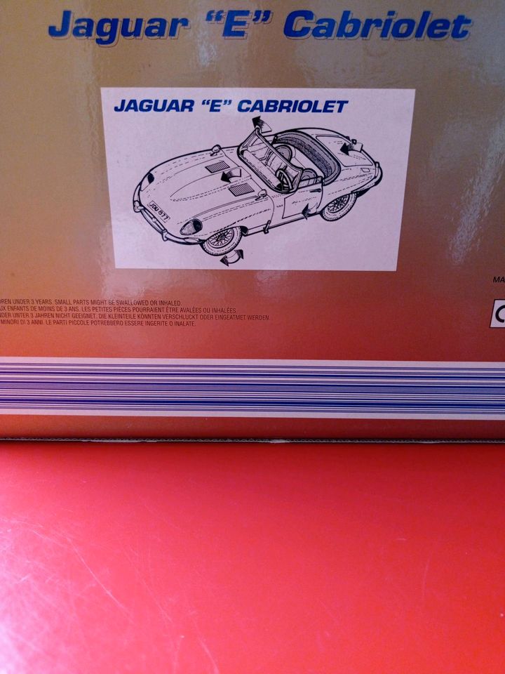 Bburago Jaguar "E" Typ Cabriolet 1:18 in Lonsee