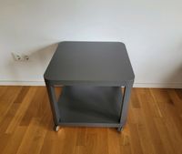 Ikea Tingby Beistelltisch grau mit Rollen 50x50cm Feldmoching-Hasenbergl - Feldmoching Vorschau