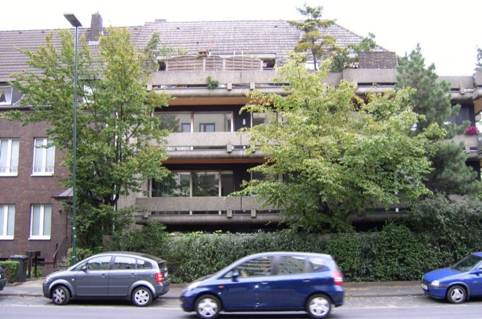 Eigentumswohnung in Düsseltal, 2 Zimmer mit zwei Balkonen, Kellerraum und Garage, Düsseldorf in Düsseldorf