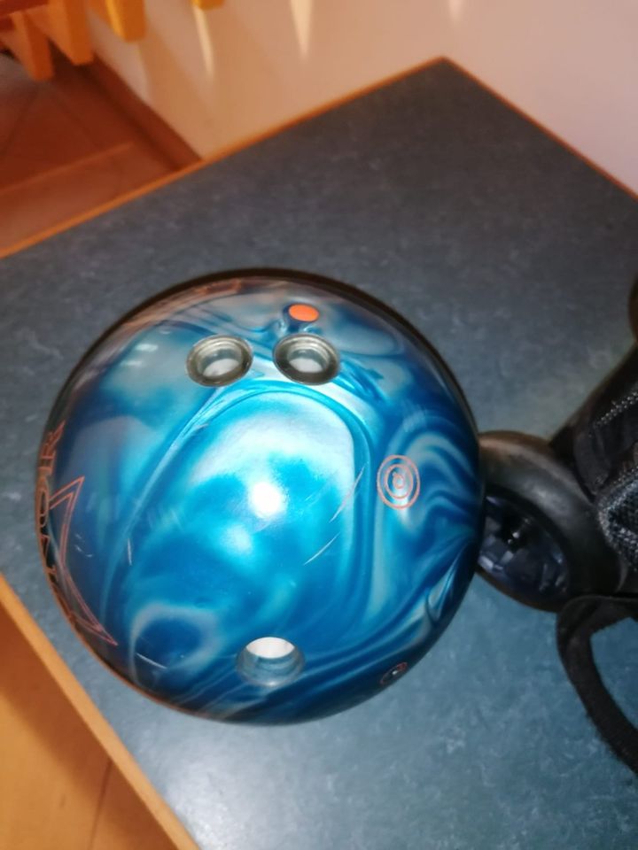 Bowlingball (12 lbs) - gebraucht - blau (Anwurfball) in Jena