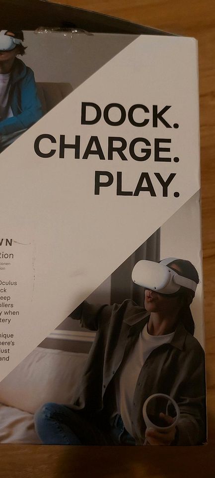 DAZED Dazed - Ladestation für Oculus Quest Headset und Controll in Berlin