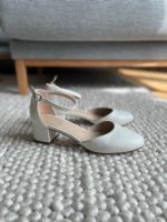 Brautschuhe Pumps Ivory weiß Pier One 41 Leder Hamburg-Nord - Hamburg Langenhorn Vorschau