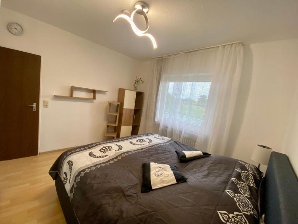 Komfortable Ferienwohnung in Bad Zwischenahn - Schlafzimmer, Küch in Bad Zwischenahn