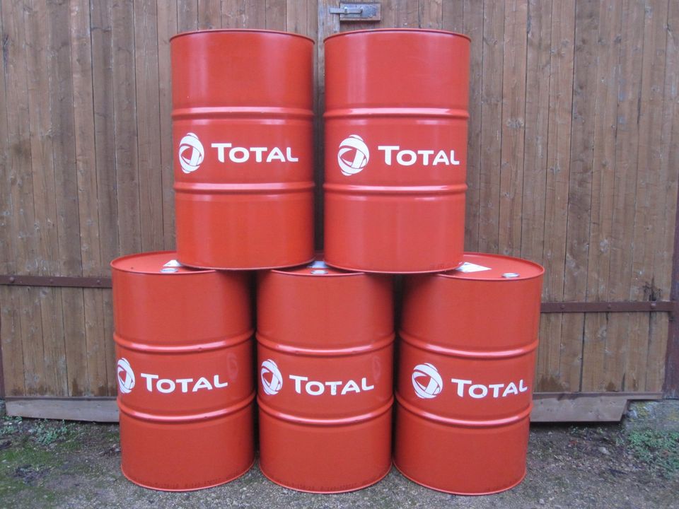 Total Fass 200L, Feuertonne, Tonne, Tisch, Blechfass, Ölfass in Waldeck