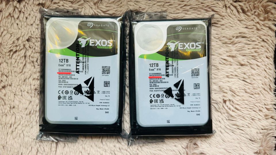 2x SAS Seagate Exos X16 ST12000NM002G Festplatte 12TB in Essen