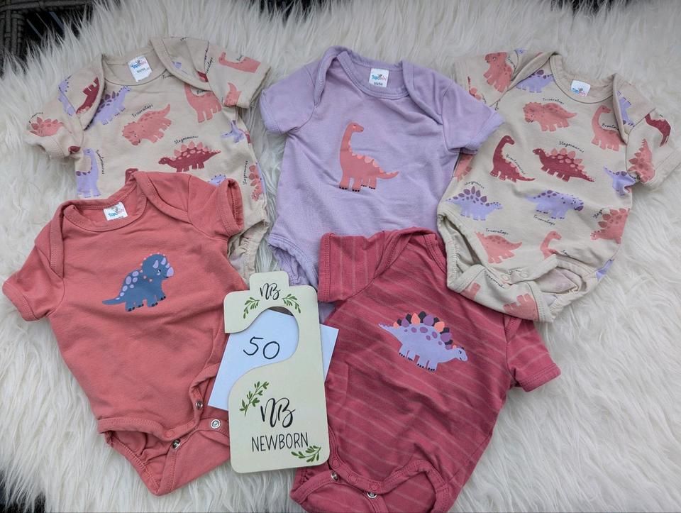 *neuwertig* Mädchen Dino Bodys Topomini 50/56 lila beige beere in Heilbad Heiligenstadt