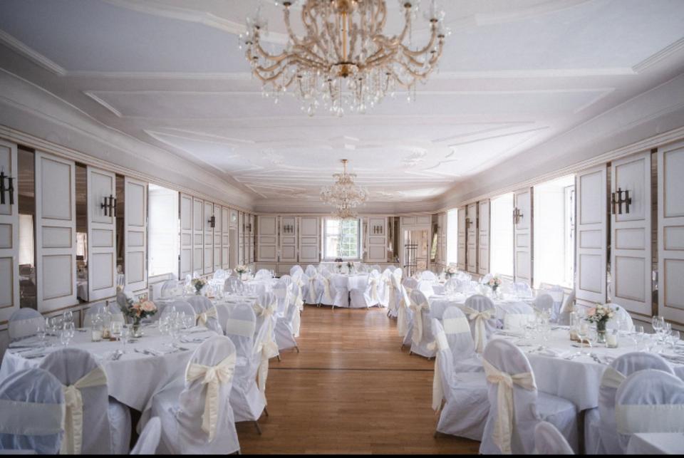 Satin Stuhlschleifen creme zur Hochzeit - Vermietung VERLEIH in Waging am See