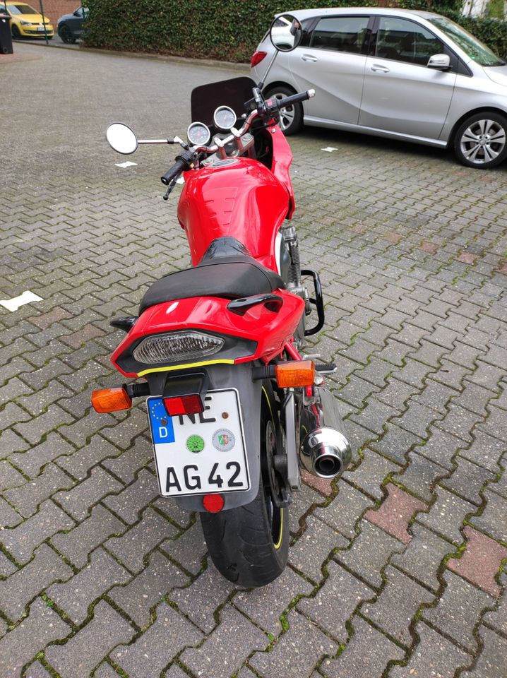 600 Suzuki (kleine Bandit) in rot in Kaarst