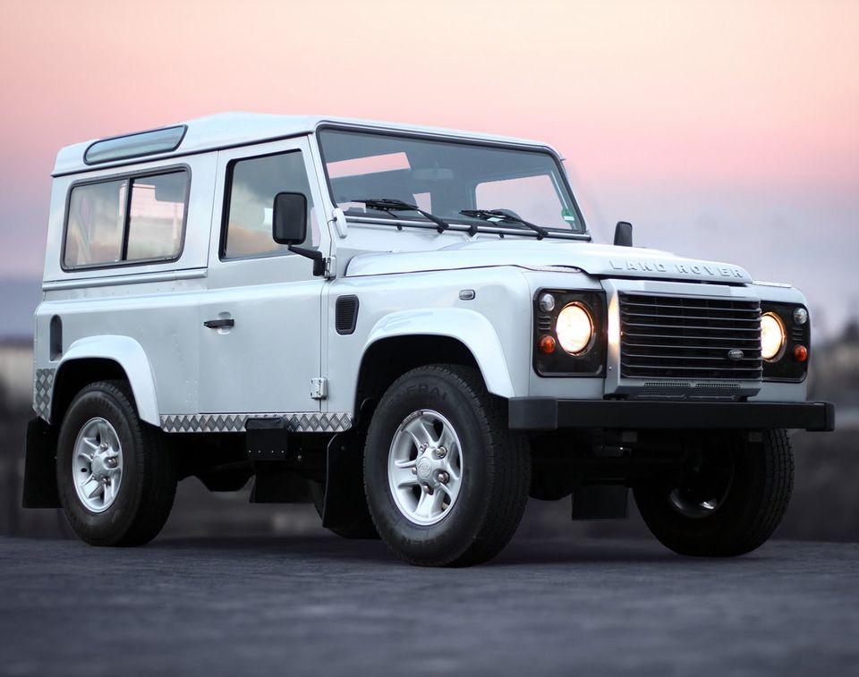 Land Rover Defender 90 110 130 Restauration Neuaufbau Umbau in Wesseling