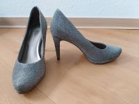 Tamaris Glitzer Pumps 37 High Heels Glitter Silber Top Zustand Niedersachsen - Jork Vorschau