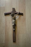 kleines Kreuz Kruzifix aus Holz Holzkreuz Jesus Christus Bibel Niedersachsen - Nordhorn Vorschau
