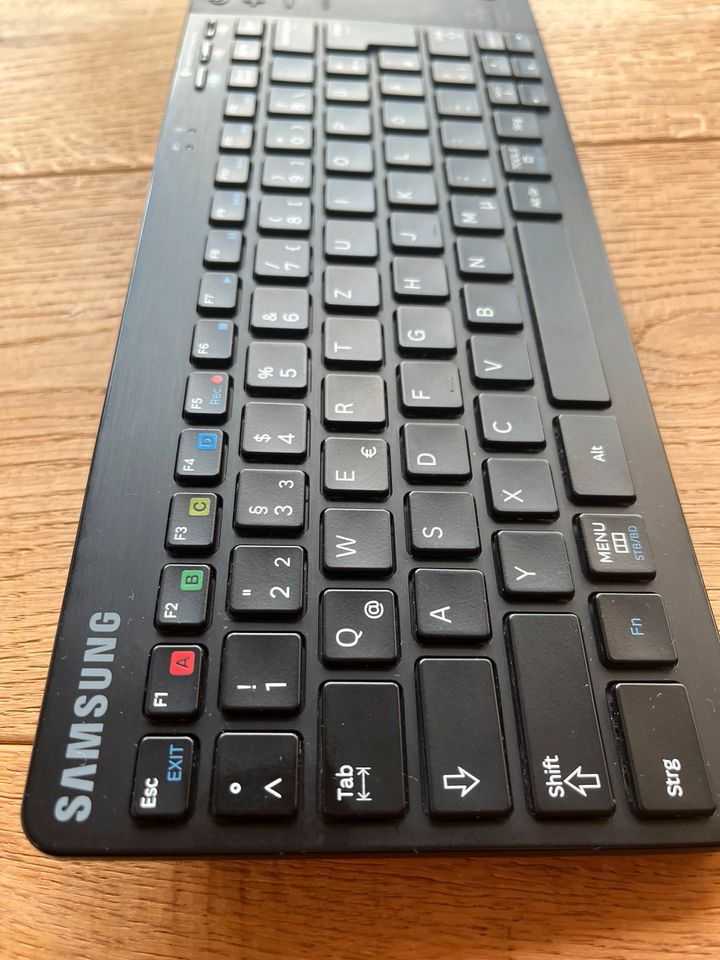 Samsung Fernbedienung Smart Wireless Keyboard VG KBD2000 in Heidesee