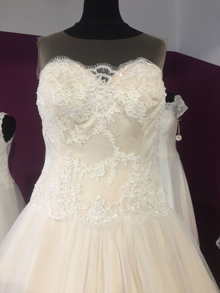 Brautkleid, Hochzeitskleid auch in großen Größen in Metelen