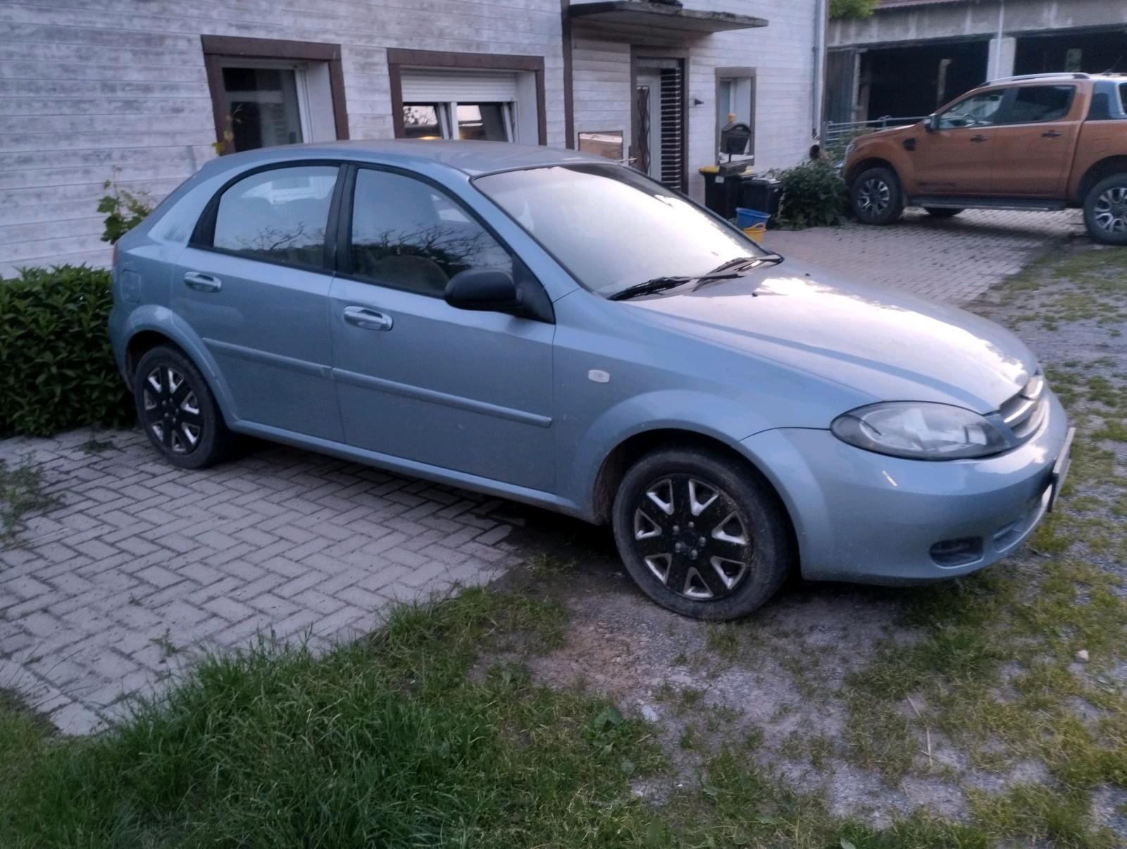 Abbildung des Autos Chevrolet Lacetti nur 98…