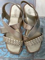 Sandalen Gold 37 Thüringen - Erfurt Vorschau