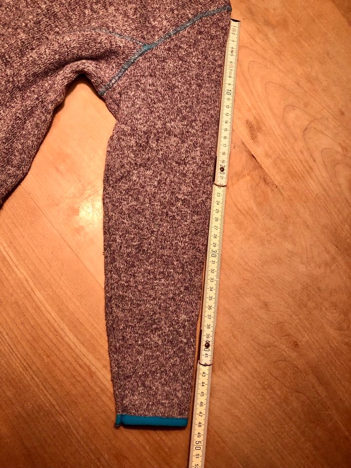 Winterpulli Pulli warm Strickfleece lila weiß meliert Gr. 134 in Wiggensbach