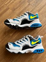 Blau weiße Nike sneaker Mitte - Wedding Vorschau