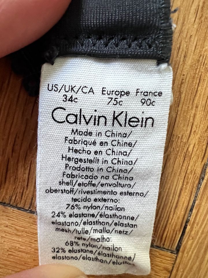 CALVIN KLEIN TShirt BH Damen blau Gr 75c wenig getragen in München