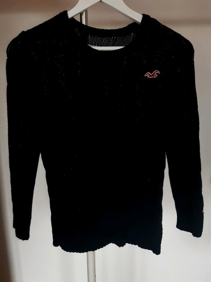 Schöner Pullover von Hollister, dunkelblau, Gr. S in Mannheim