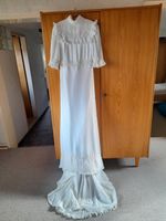 Vintage Brautkleid Gr. S ( 6 ) weiß mit Schleppe von 1979 Hessen - Ranstadt Vorschau