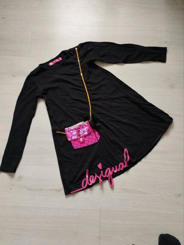 Desigual Kleid schwarz mit pinker Tasche 152 in Hamburg