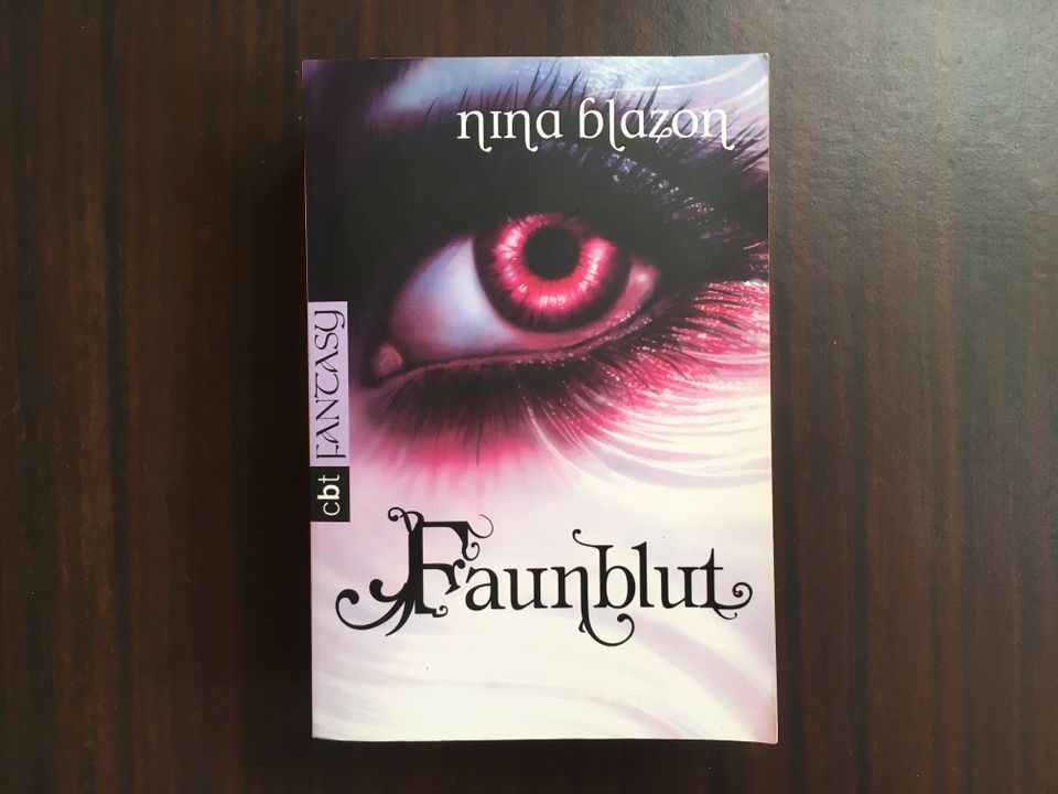 Nina Blazon "Faunblut" Fantasy Roman in Dresden