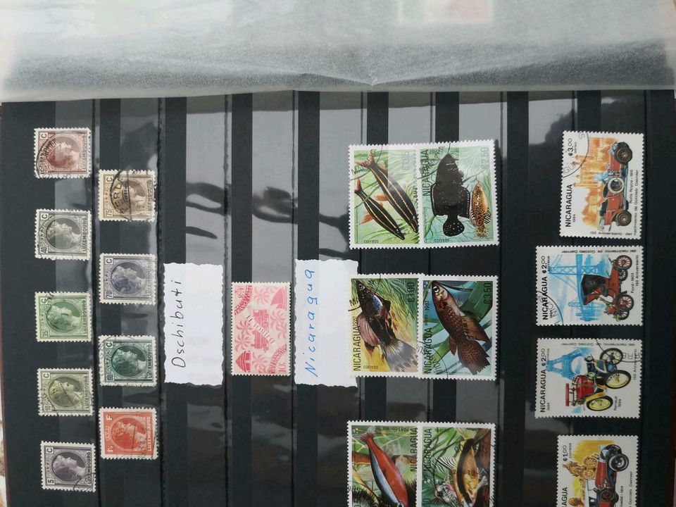 Viele verschiedene Länder Briefmarken in Obernburg