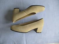 *NEU*     Leder-Pumps, beige, Gr. 38 Sachsen - Niederau Vorschau