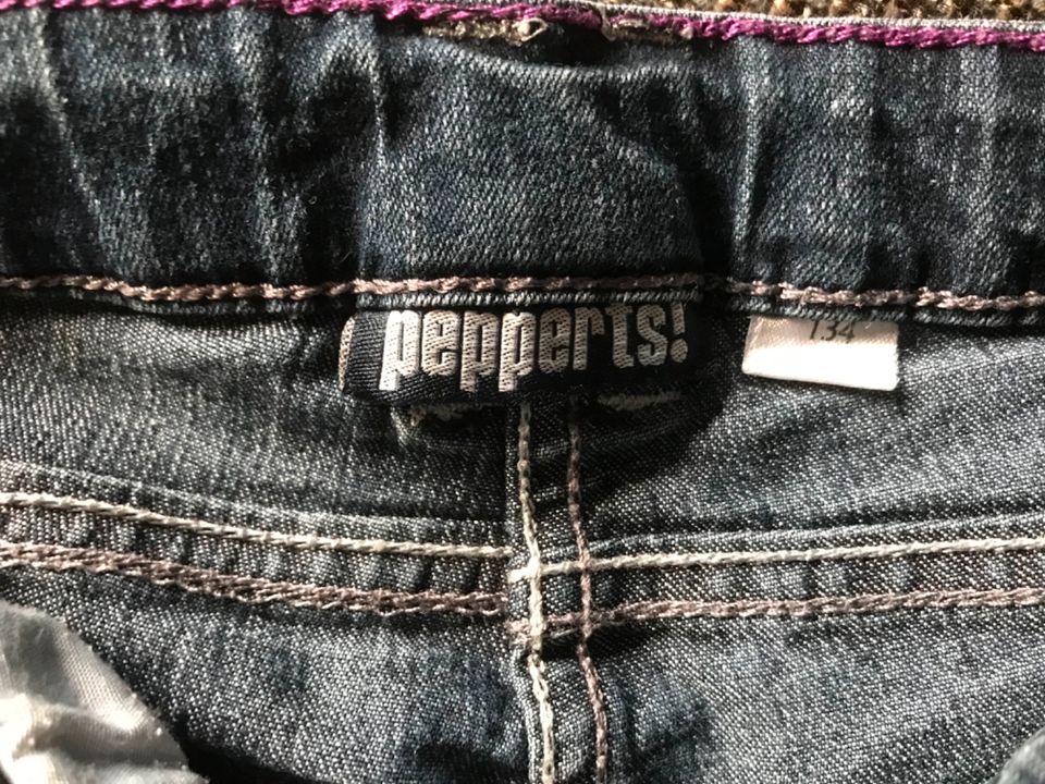 Jeans (pepperts), Gr. 134 in Brand-Erbisdorf