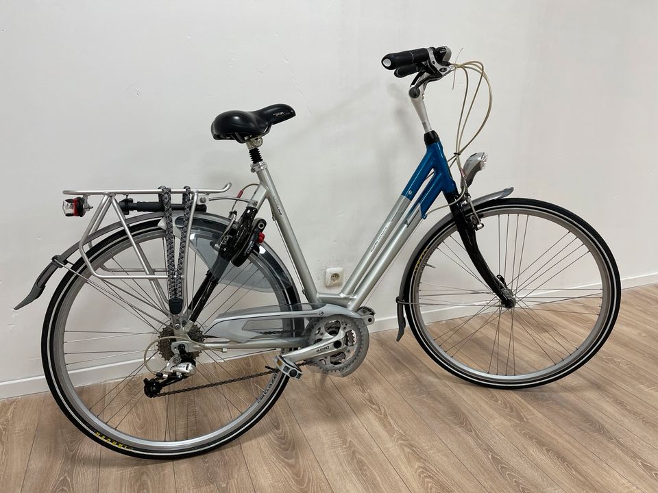 Gazelle Damenfahrrad Hollandrad Fahrrad  28 zoll in Mönchengladbach