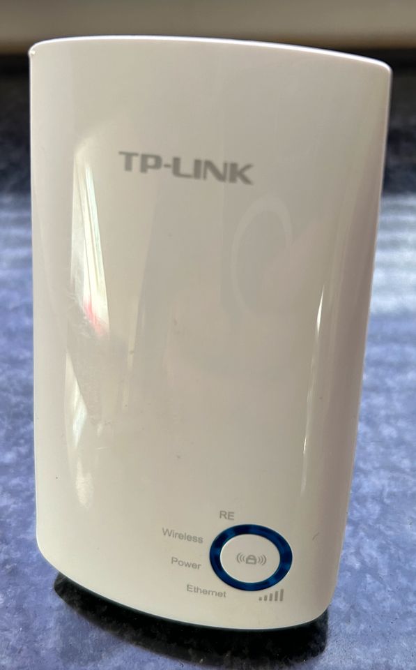 TP-Link Repeater E 1588 Universal-WLAN Repeater 100Mbps in Essen